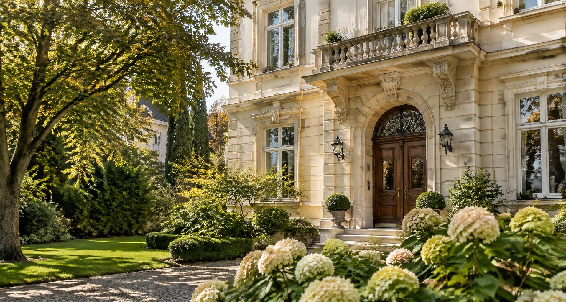 Elegante Münchner Wohnarchitektur in grüner Umgebung